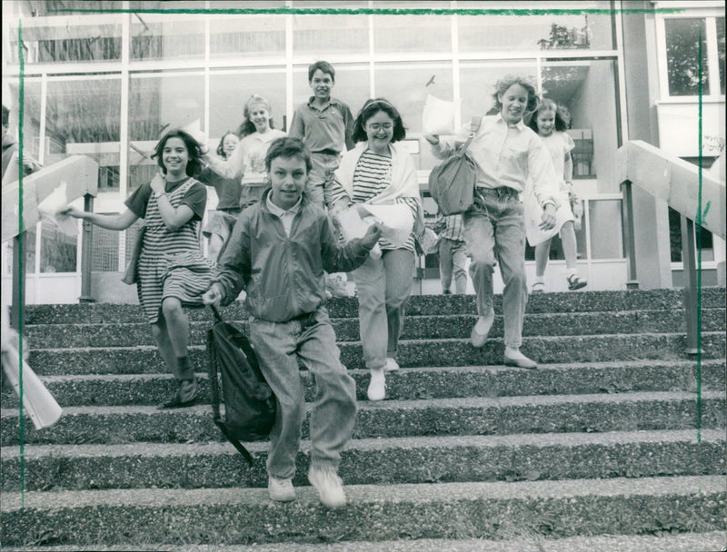 1988 GAMES PARTS FILM SCHOOLS TEUGHNIS VACATION SERIAL - Vintage Photograph