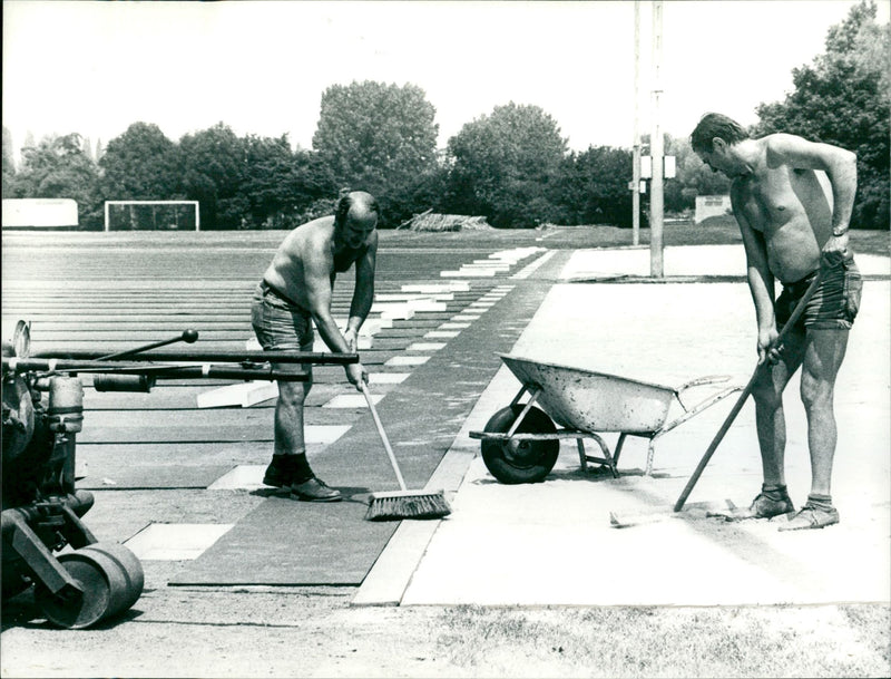 1983 SWIMMB REBSTOCKBAD CONSTRUCTION RECONSTRUCTION OPENING FILM TURNFEST REBAKO - Vintage Photograph