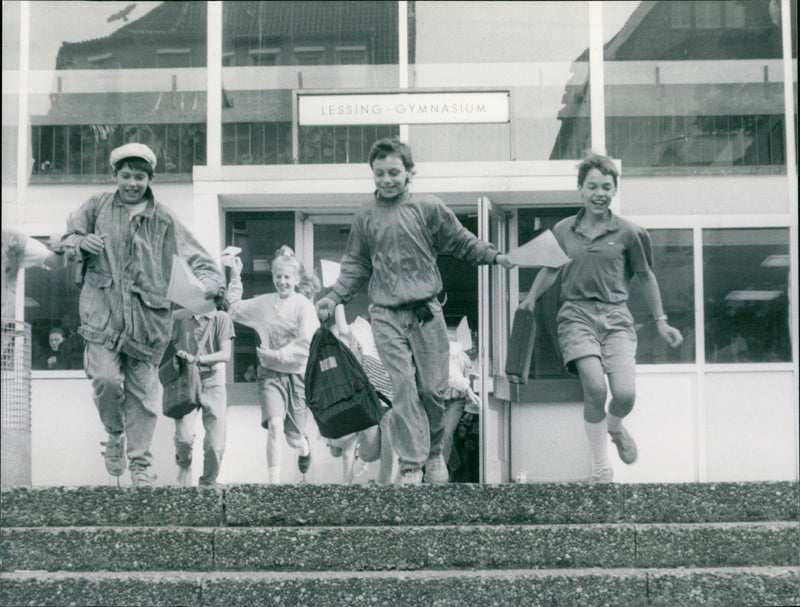 SCHOOLS TEENAGE VACATION SERIAL GAMES PARTS LEKK SERUETAG FILM - Vintage Photograph