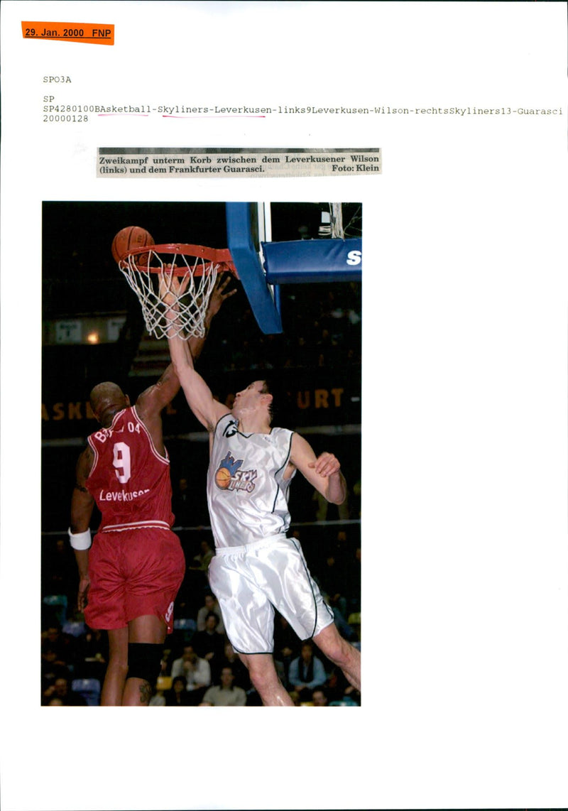 SPGSJPG BASKETBALL FRANKFURT WUERZBURG LEFTSKYLINERS SKYLINERS NUERNBERGER - Vintage Photograph