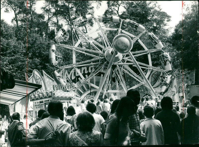 1973 JADE SUBE DIPPE MEFFEN EACH EUPSI WARELLES DES - Vintage Photograph