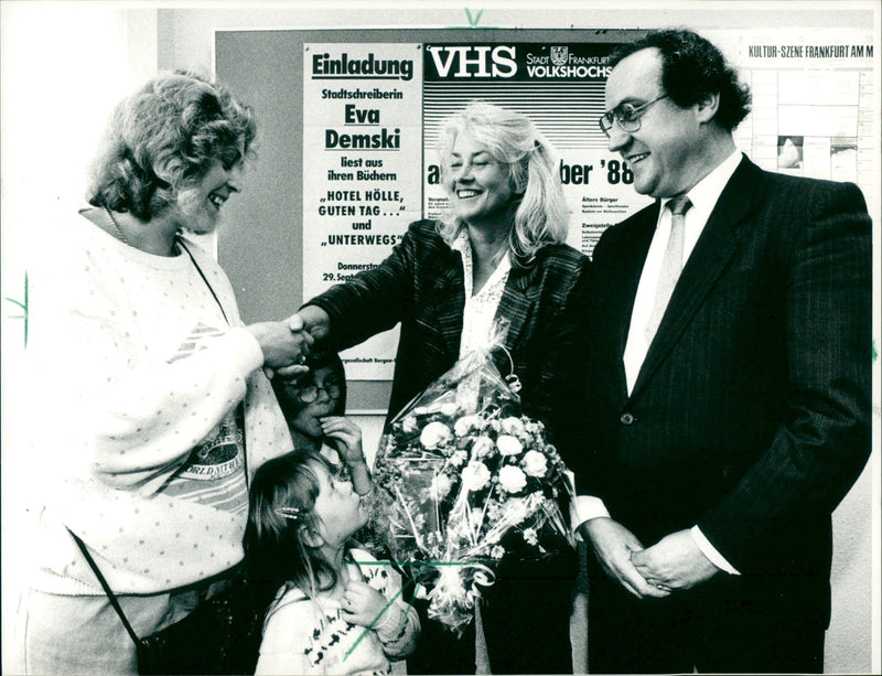 EDUCATIONAL UNIVERSITY SCHOOL MINOS WRITER EVA DEMSKI READ - Vintage Photograph