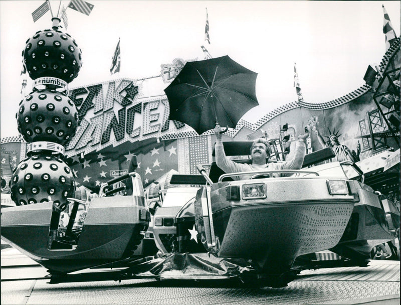 BLOG JOY GERY MAINFEST FILM OLKSFEST NCE CASAL OLKS - Vintage Photograph