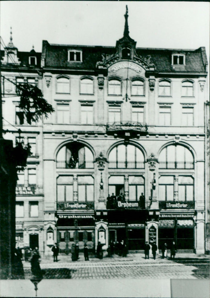 BILDUNGSOLKSHOCHSCHU MINOS CINEMA AND FILM FRANKFURT FRANKFURTER VAR - Vintage Photograph