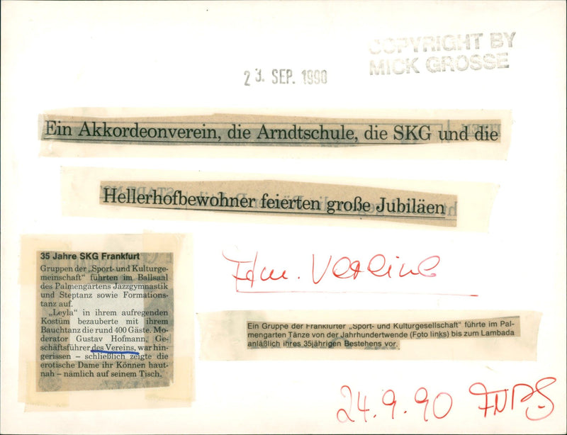 1990 GRAY PANTHERS FFUU TRAINEES FROG DEPENDENT MODEL LANDS COUNT MICK - Vintage Photograph