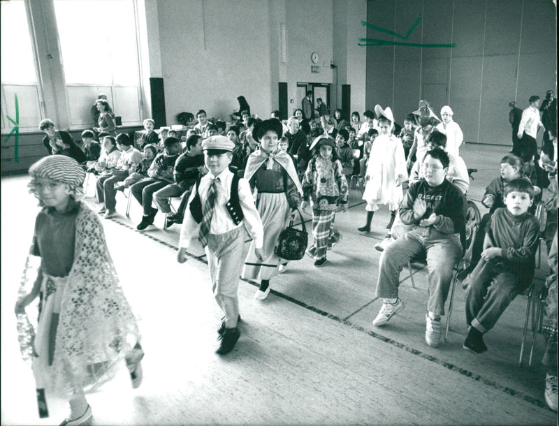 1995 SCHOOLS SCHULER SHEAT ACTING SCHOOL PREMIERE NATIONAL ALBERT - Vintage Photograph