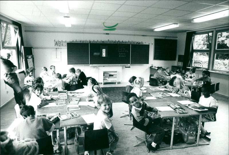 MUSIC LEVEL KREDL NEW BARADEN GOLDSKIN SCHOOL SNOST FNP LOVATED CLASS - Vintage Photograph
