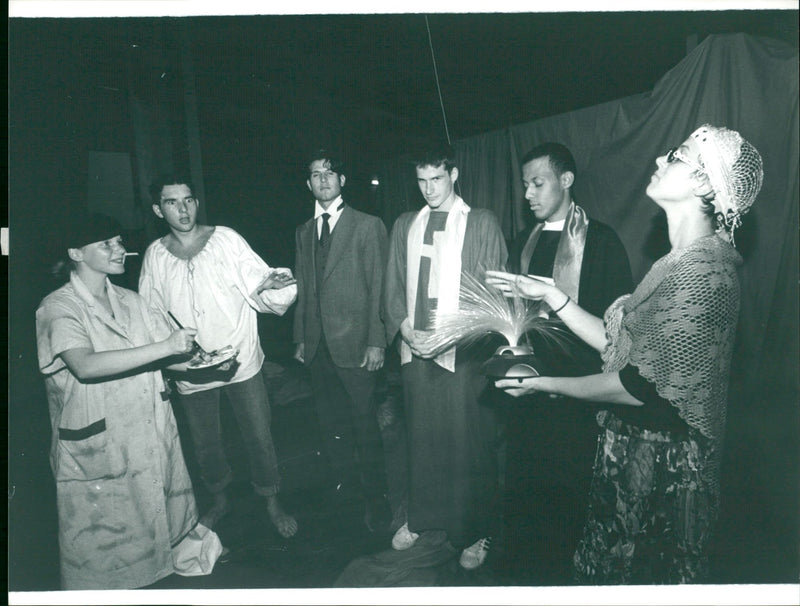 VARIETE SCHOOLS SCHULER SHEAT ACTING SCHOOL SCHOOL - Vintage Photograph