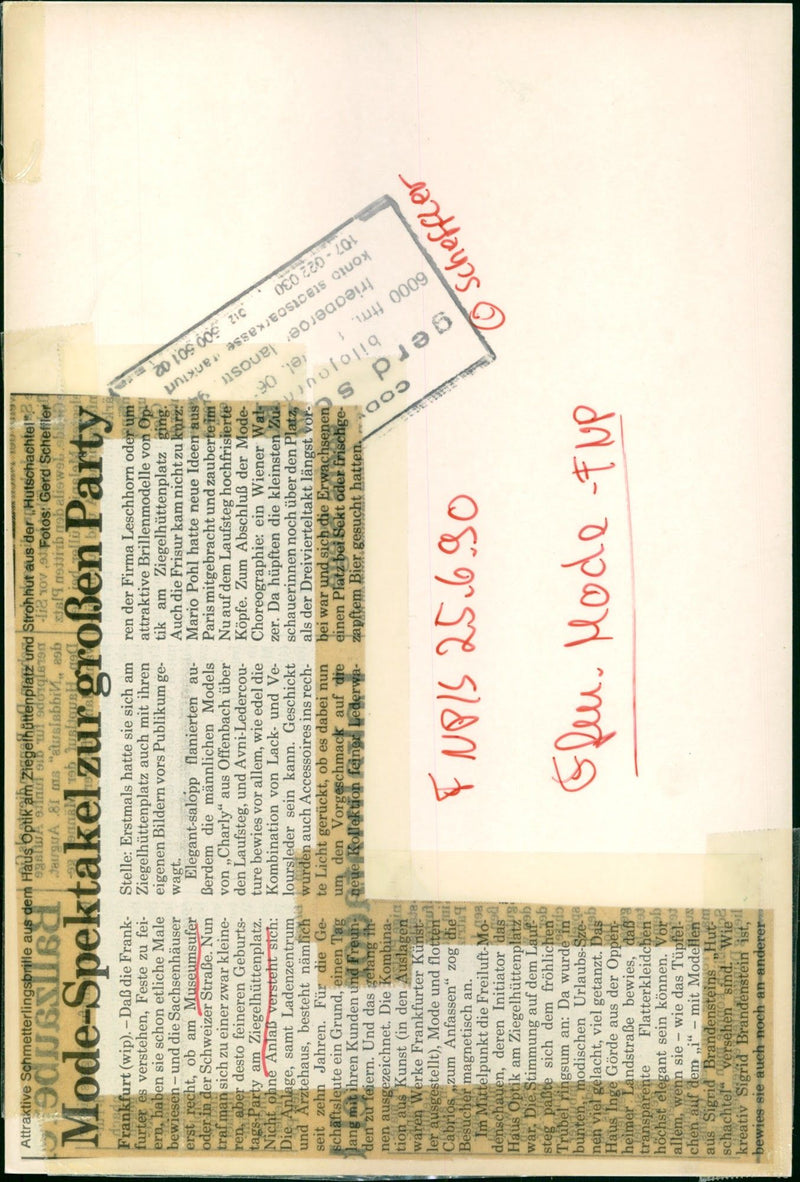 1990 LUXURY TENT WHICH LOCATED ABOVE LUCAEBRUN PARIS FILM - Vintage Photograph