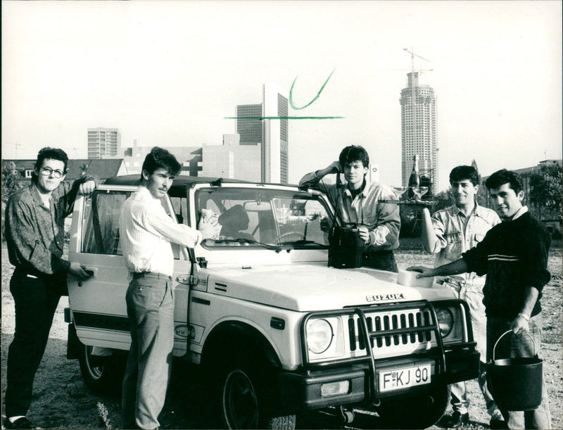 1989 ICECOMPANY REINHAREL GHOSTS PERS STU RUPE YOUNG PEO FILM - Vintage Photograph