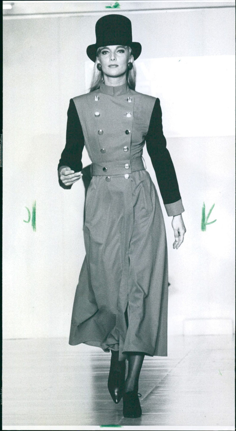 JEAN CLAUDE LUCA MODELS SECURE FUTURE NOBEL ROCK - Vintage Photograph