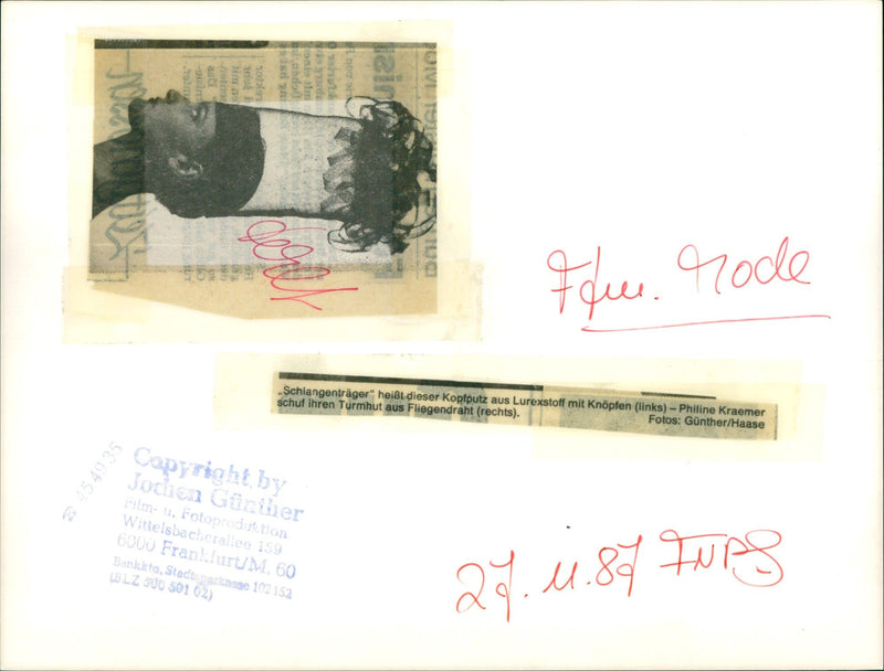 FASHION VARIOUS FLUE ROO SNAKE CARRIER NESS THIS HEADGEAR MADE FILM - Vintage Photograph