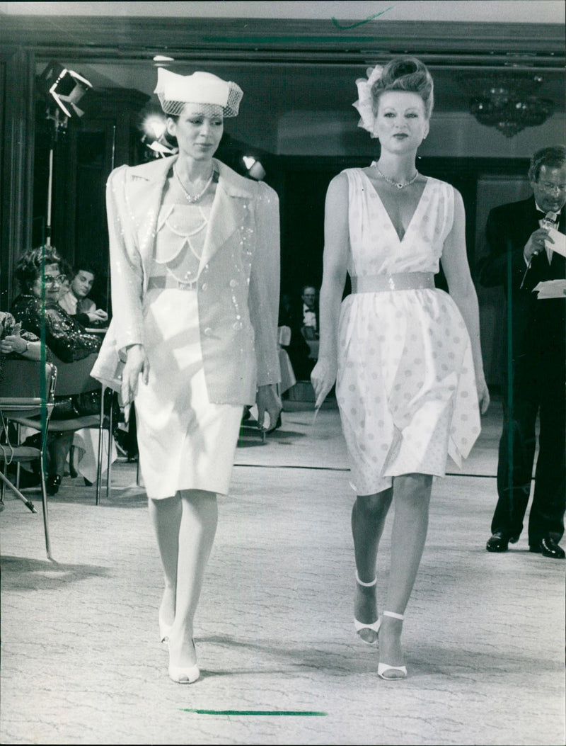 1988 LUXURY TENT WHICH LOCATED ABOVE LUCAEBRUNNEN PREMIERE NOBEL LADY FILM - Vintage Photograph