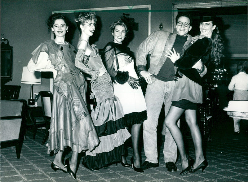 1988 LUXURY TENT WHICH LOCATED ABOVE LUCAEBRUNNE FILM - Vintage Photograph