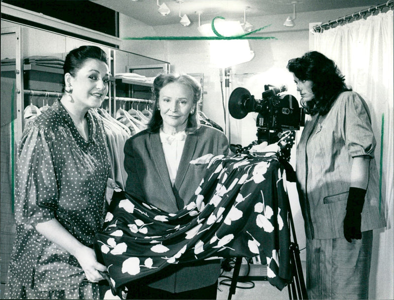 1989 THICKNESS IRMA MAHNEL ART STUDENT PARI ENHANCED FILM - Vintage Photograph