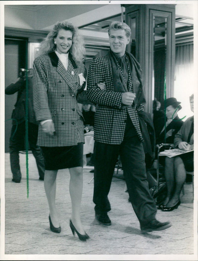 LUXURY TENT WHICH LOCATED ABOVE LUCAEBRUNNEN AND LARGE STYLE FILM - Vintage Photograph