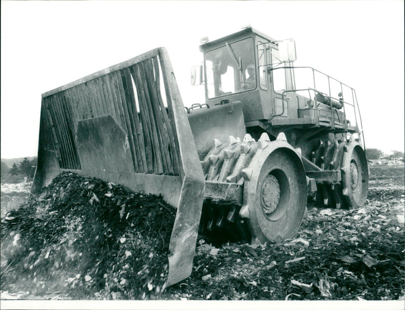 PHOTO PRODUCTION WITTELSBACHERALLEE FRANKFURT BANLLTE FILM - Vintage Photograph