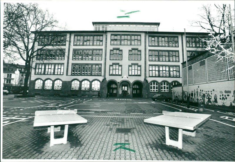 SCHOOLS SCHOOL PUBLISHED FRANKFURTER NEW PRESS MAGAZINE FILM - Vintage Photograph