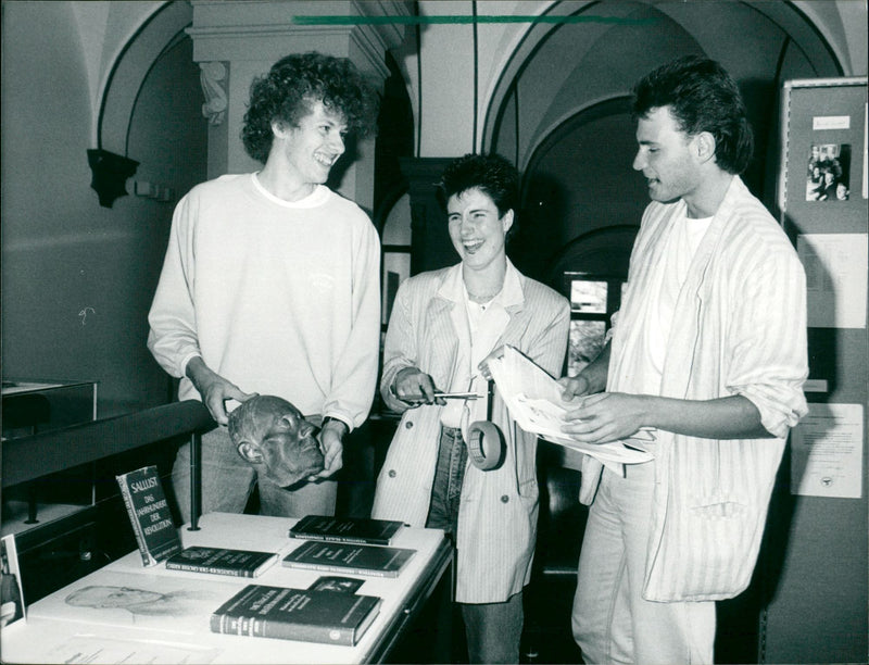 1980 TULEN LEVEL GYMNASIUM MUSIC PLAYING FILM - Vintage Photograph