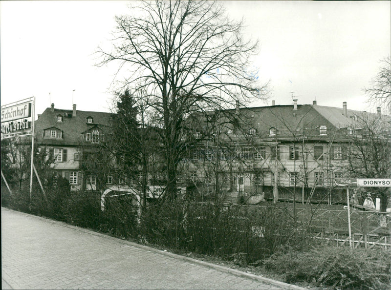 THERE SCHONHOF MODEL MUZIK EXERCISE CENTER FRANK - Vintage Photograph