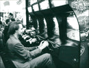 INNOVATION LUFEU FARRUESSE UNDERHALTUNG ATEN VIDEO GAMES PAUL FERRARI MICK - Vintage Photograph