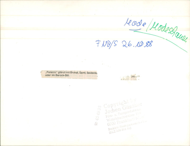 WATCH MODE FASHION FUD PALAZZO GLOSSES BROCADE VELVET SILKTA FILM - Vintage Photograph