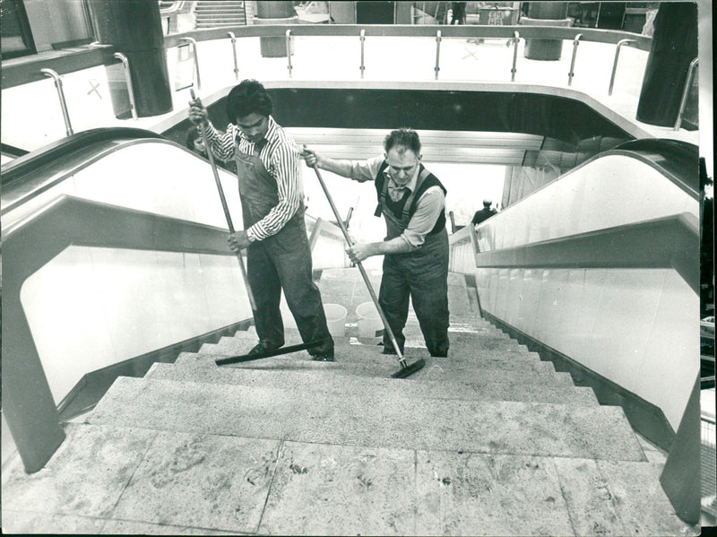 HELMHOLTZ PRESTLESS BALULOF PROUD SCHOOLS SCHOOL MUSIC - Vintage Photograph