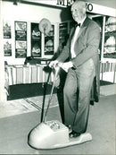 1983 TOURISMA LIFE HOUSING ALER JOHAUN FEN TOURISTICA ESSEU MOVIE - Vintage Photograph