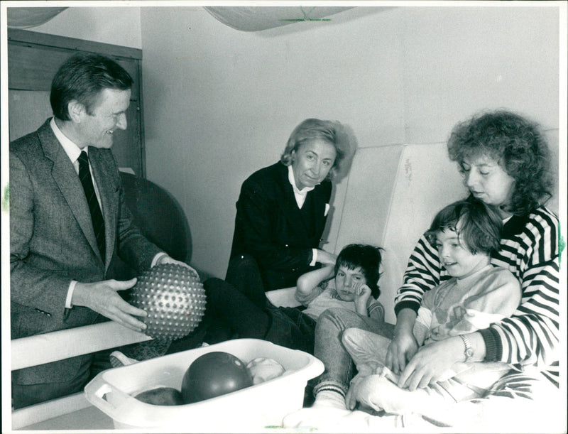 1988 SCHOOL GYMN ITALIAN GALA UNDER CANOPY HANGS OVE ALBERT FILM - Vintage Photograph
