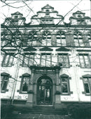 1998 TULEN GYMNASIUM MUSIC PLAYING LEVEL GYM - Vintage Photograph