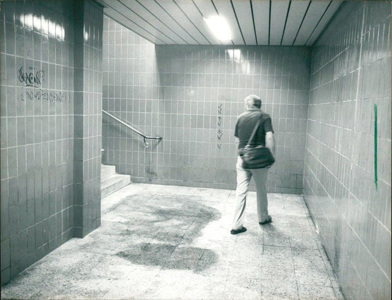 ALLUSWART STATIONS BAHNHO ALU DRECH SALLUSNAK ALLU FILM - Vintage Photograph