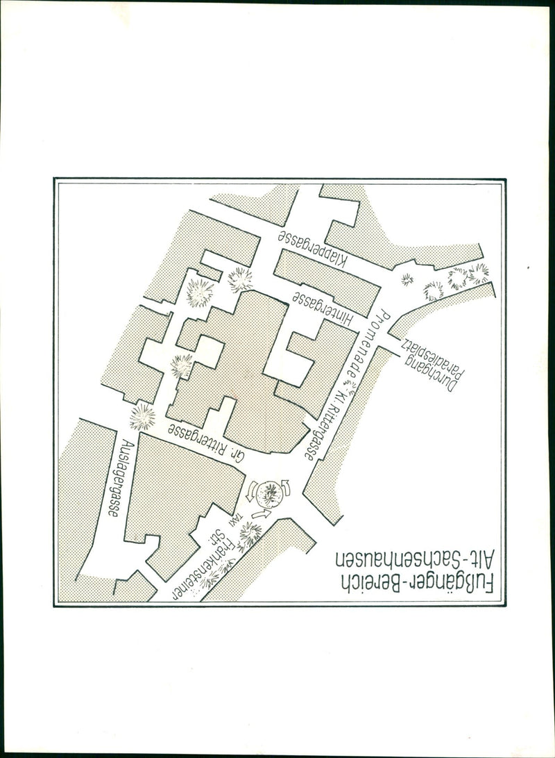 MODELS PLAR FUGANGER AREA ALT SACHSENHAUSEN FRANKENSTEINER TAXI OUTSIDE GAS - Vintage Photograph