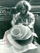 1986 FAIRS HOME TEXTILE FASHIONABLE WAY CURRENT FAST MODEL DASHWASH - Vintage Photograph