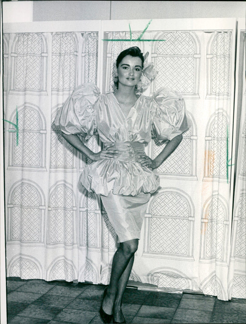 1987 MOCLE FRANKFURT FNCIS FASHION VARIOUS CONCERT HELD BERLIN GERM - Vintage Photograph