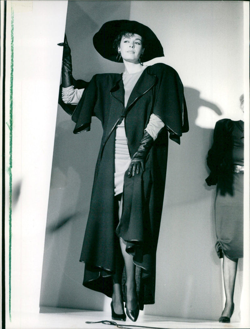 VARIOUS PAINTED FASHION FRANKFURT SILKLINE CHEF FILM - Vintage Photograph