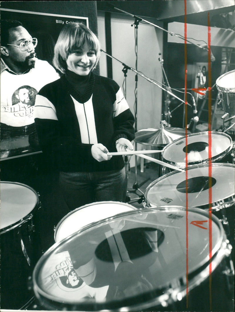 1989 MUSIC FAIR AGRID MEINL SUS NEUSTADT CHICH ASKI BANK TELEPHONE MUSI - Vintage Photograph