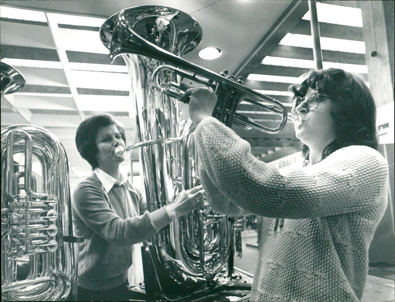 1981 MUSIC FAIR CLE FOC GOS SAU ISTOVI ANIF MARGA - Vintage Photograph