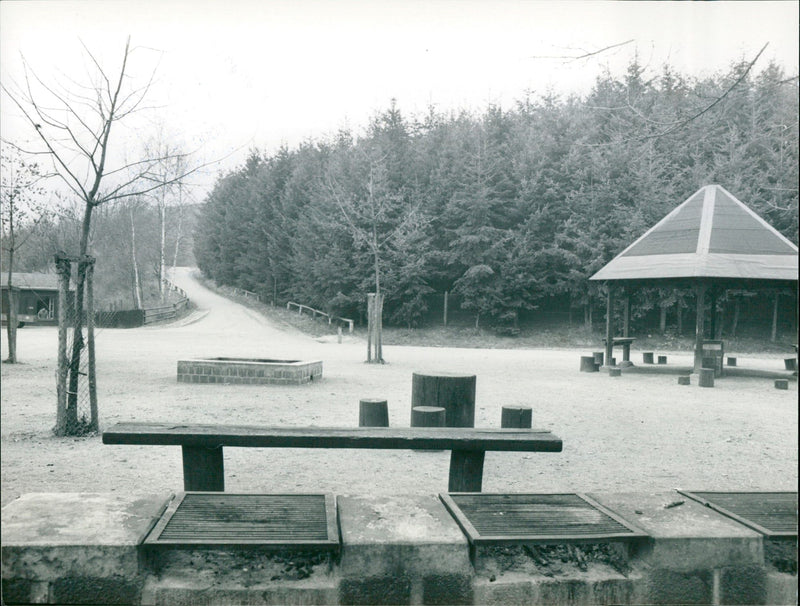 SCERBELIN HUGELGRAVER EXCAVATIONS BANKINTA MOULE SCHERLIN OCEDE SCERBELI - Vintage Photograph