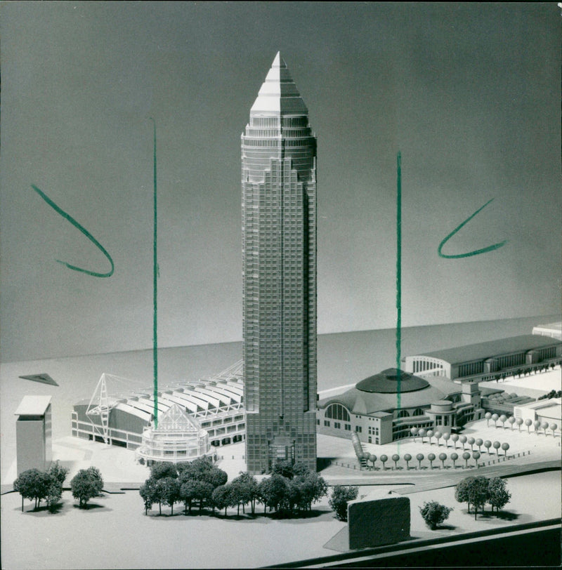 1987 TESSEL ANDE ZESSEDUOM MODELS CONSTRUCTION FRANKFURT TER FILM - Vintage Photograph