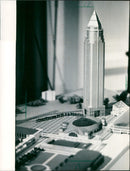 TESSEL ANDE ZESSEDUOM MODELS SOTSPARK HANAU FREE MERSEGELAND MOCHALL FAI - Vintage Photograph