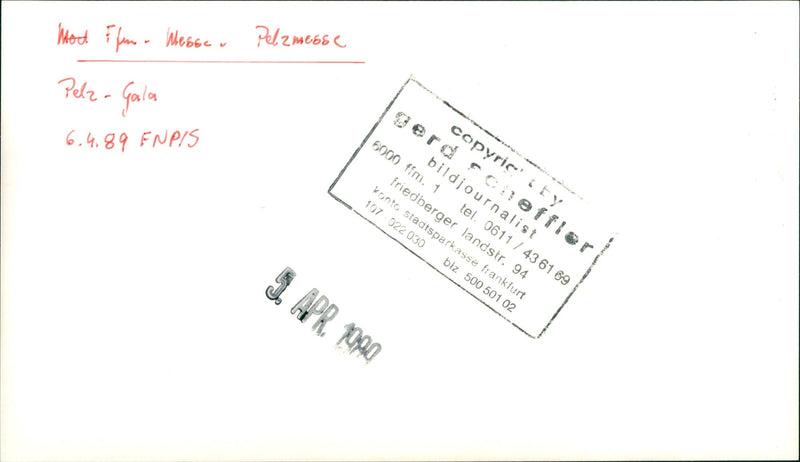 FASHION FOGUE TESTS PELZUESSE CONTINUE FUR PIS COPYRICITY GERD CAEF - Vintage Photograph