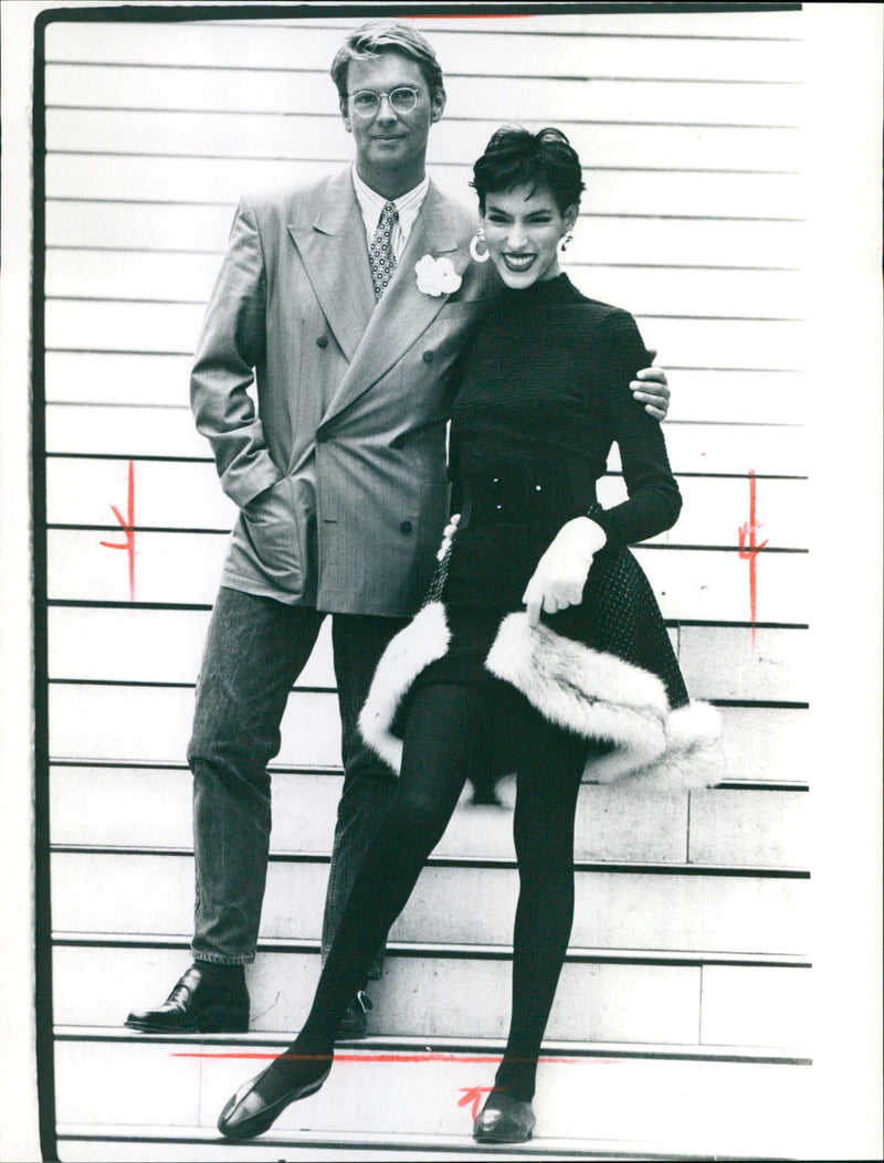 1988 FASHION FOGUE TESTS PELZUESSE CONTINUE FUR ANIS TERFICH FOGUECOM - Vintage Photograph