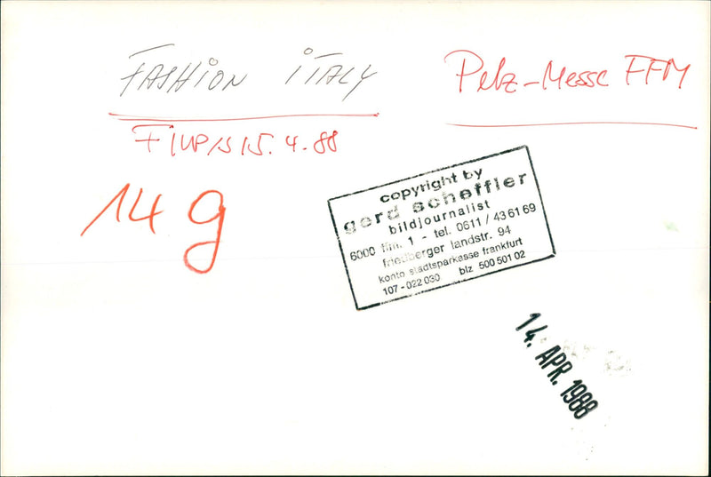 1988 FASHION FOGUE TESTS PELZUESSE CONTINUE FUR ITALY - Vintage Photograph