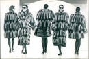 1988 FASHION FOGUE TESTS PELZUESSE CONTINUE FUR ITALY - Vintage Photograph