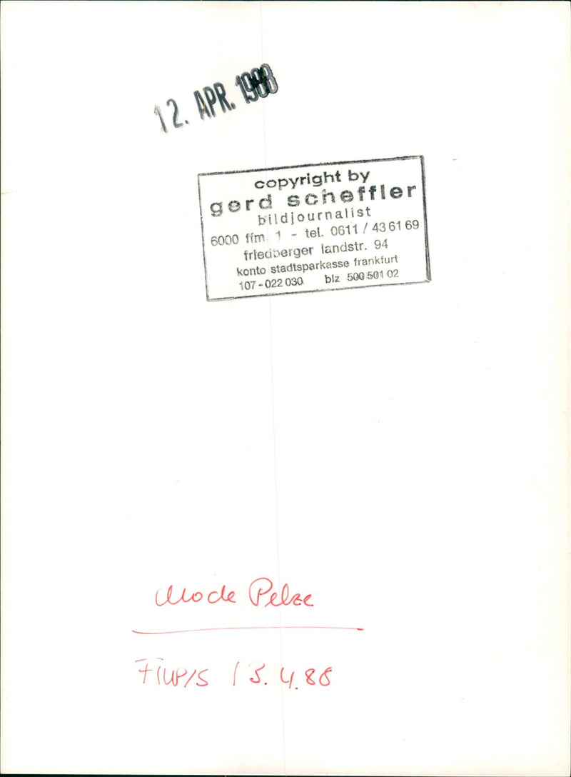 1986 FASHION FOGUE TESTS PELZUESSE CONTINUE FUR CENT - Vintage Photograph