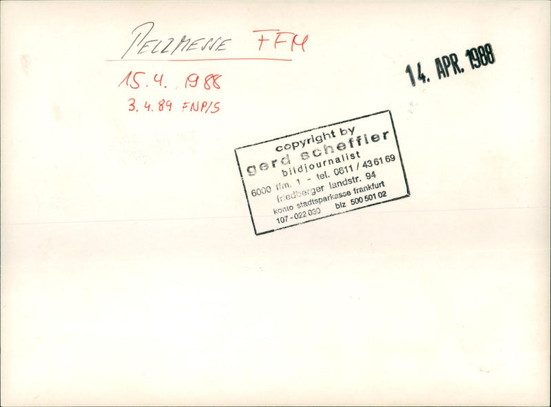 1989 FASHION FOGUE TESTS PELZUESSE CONTINUE FUR FOGUECO - Vintage Photograph