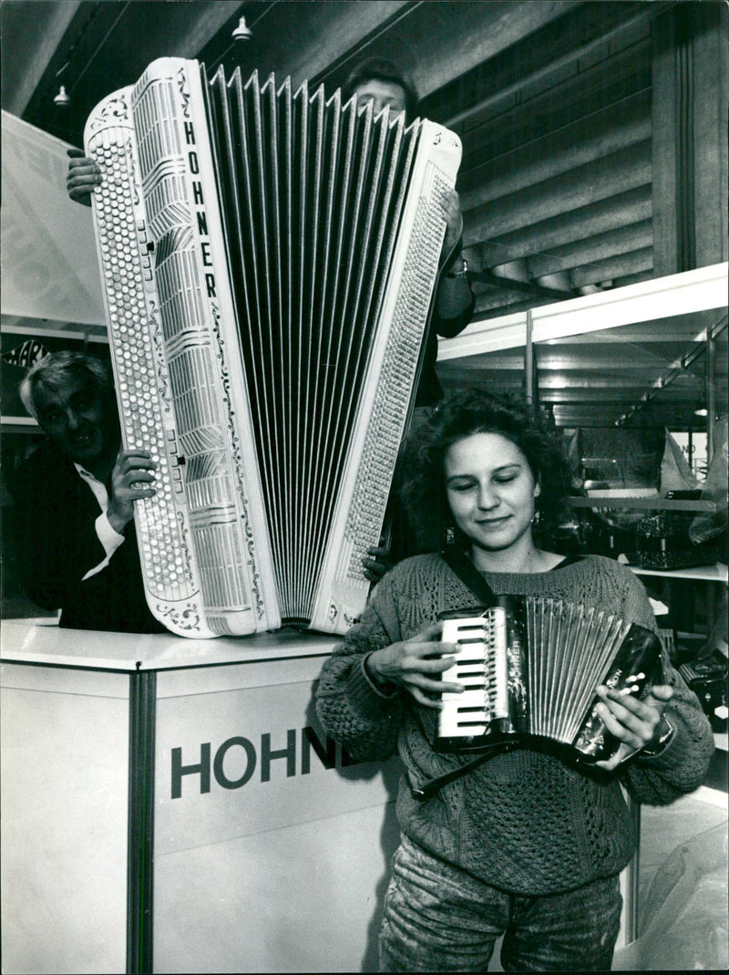 IDU MESSEN MUSIC HOHN SCHUBERT SCHUMACHER SCHULT - Vintage Photograph