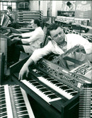 1980 MESSEN MUSIC FAIR FRANKFURT MESSEGELANDE - Vintage Photograph