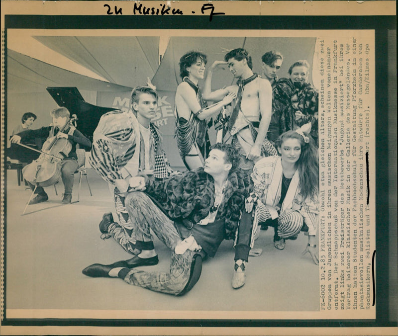 1985 MUSIC FAIR GROUPS YOUNG PEOPLE SEEM SEPARATED EACH - Vintage Photograph