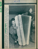 1987 MESSEN MUSIC FAIR MUSIKMESSE FRANKFURT SHOWN GROTESQUE BUTTON - Vintage Photograph